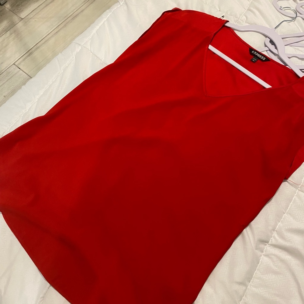 Express red gramercy tee